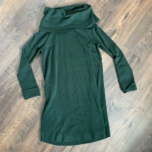 Turtleneck, green fitted dress